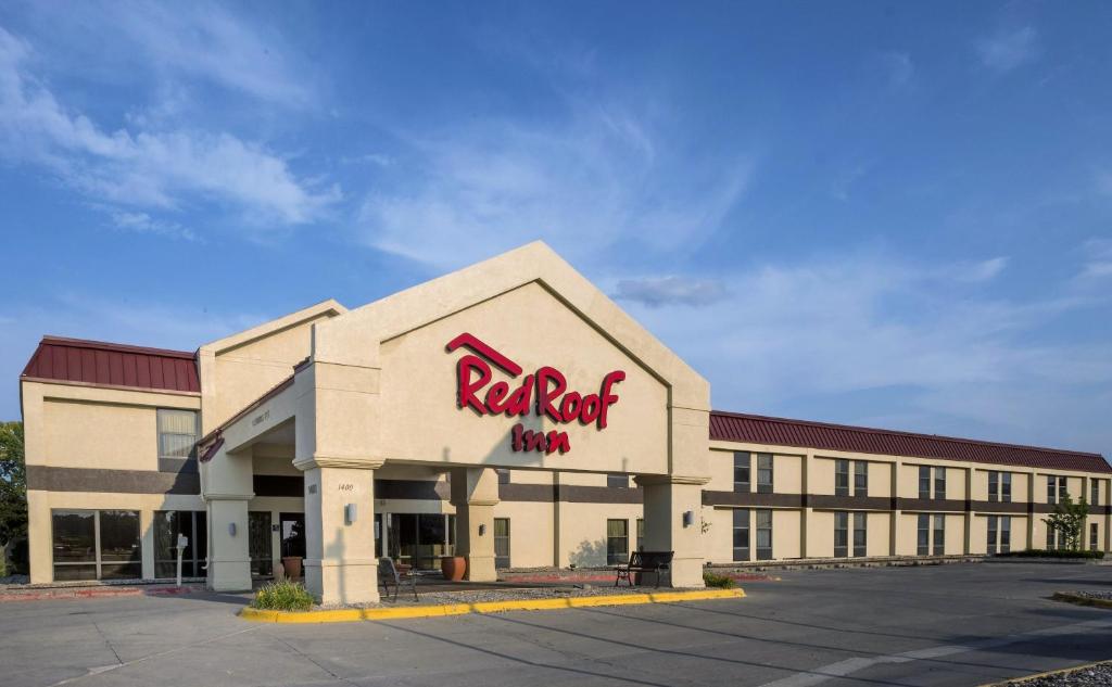 Red Roof Inn Ames Main image 1