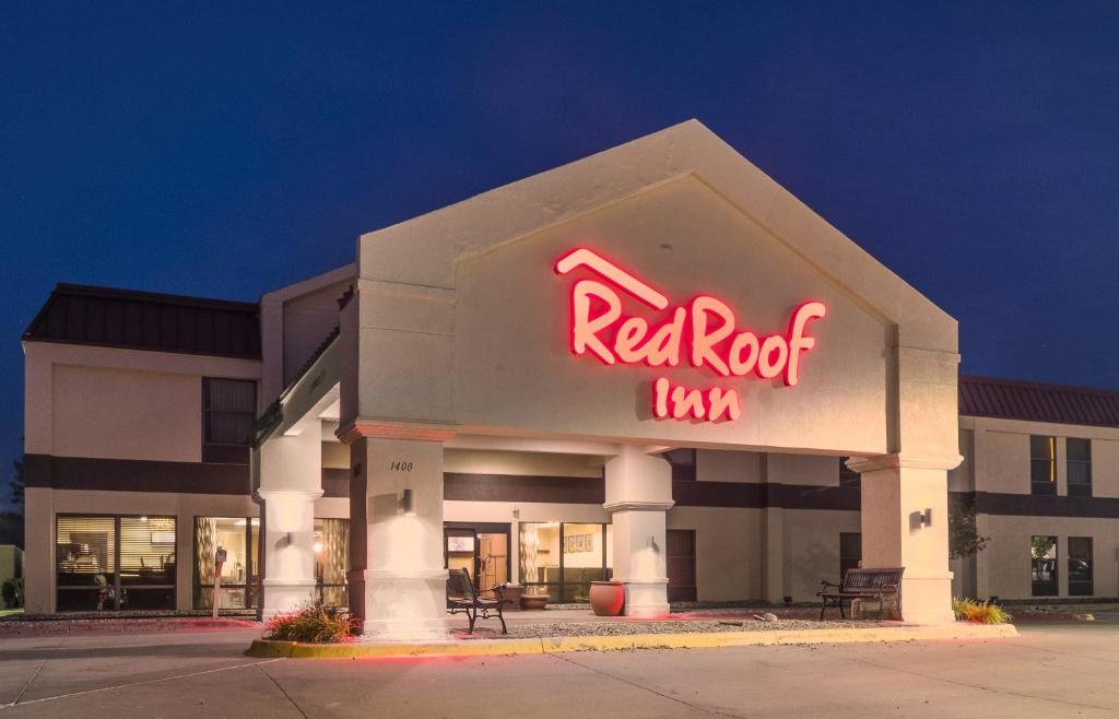 Red Roof Inn Ames Main image 2